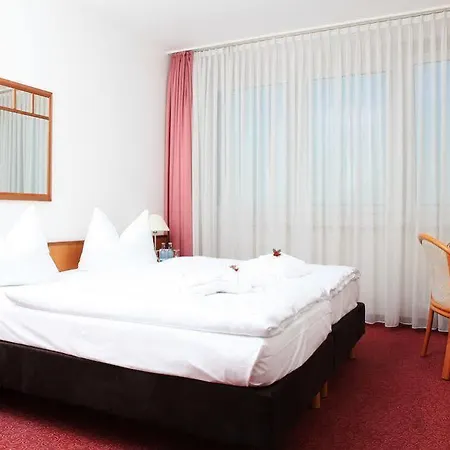 Hotel Am Ring 3*